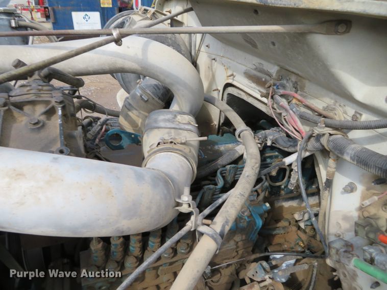 image for item DH3977 1995 International 4900  dump truck