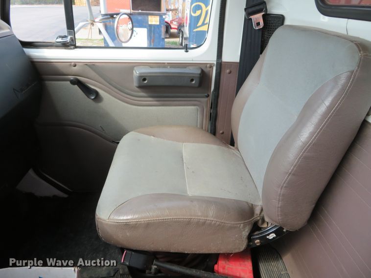 image for item DH3977 1995 International 4900  dump truck