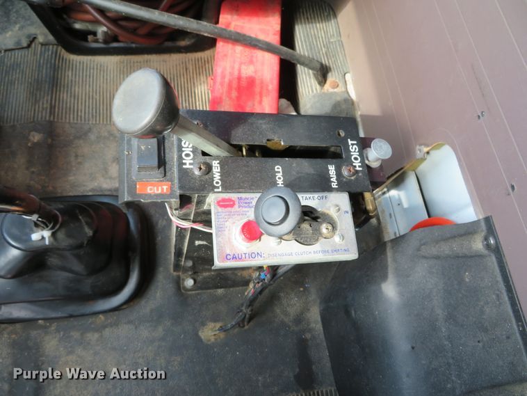 image for item DH3977 1995 International 4900  dump truck