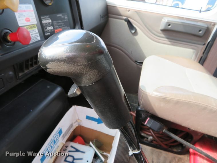 image for item DH3977 1995 International 4900  dump truck