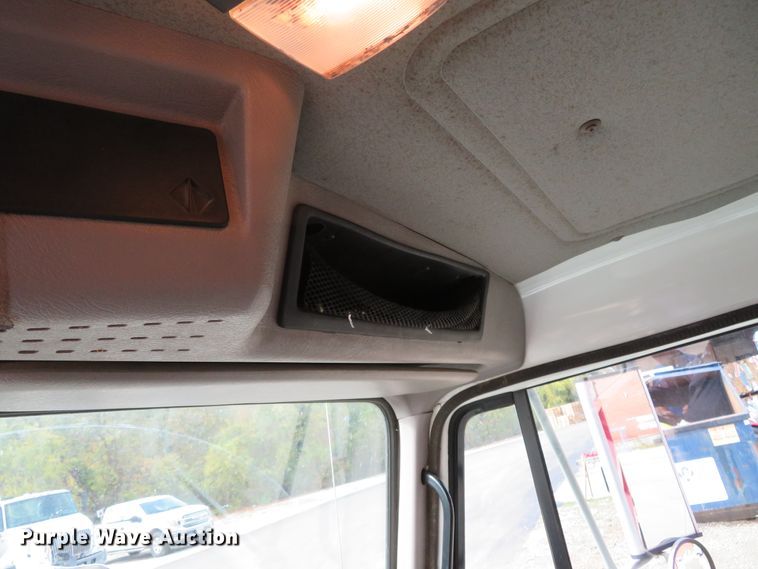 image for item DH3977 1995 International 4900  dump truck