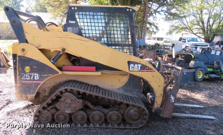 image for item DH3985 2005 Caterpillar 257B  tracked skid steer loader