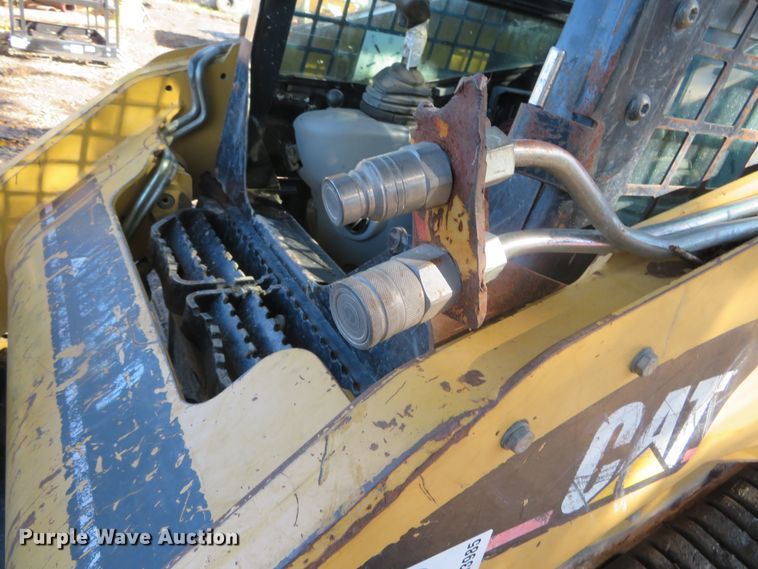 image for item DH3985 2005 Caterpillar 257B  tracked skid steer loader