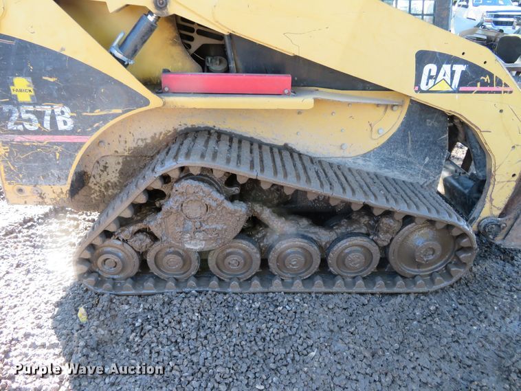 image for item DH3985 2005 Caterpillar 257B  tracked skid steer loader