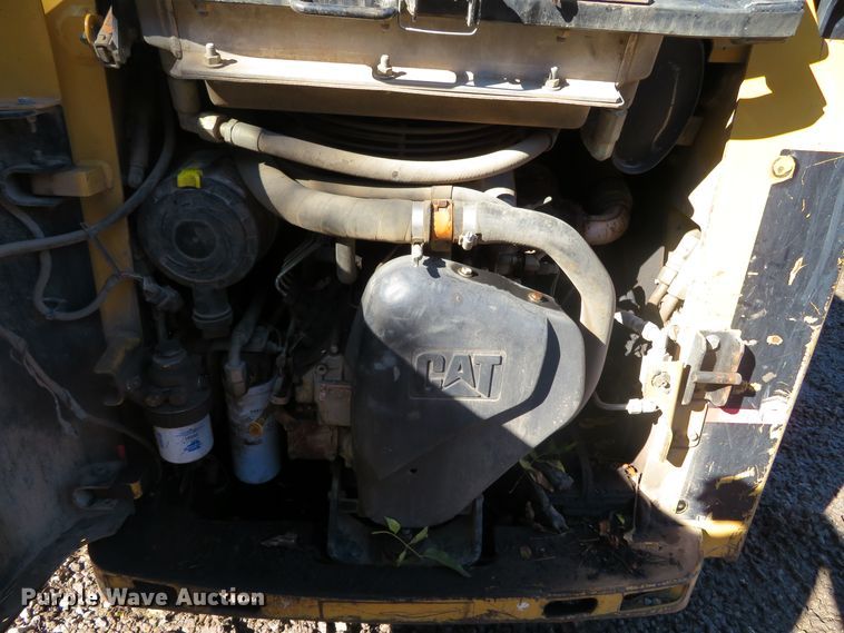 image for item DH3985 2005 Caterpillar 257B  tracked skid steer loader