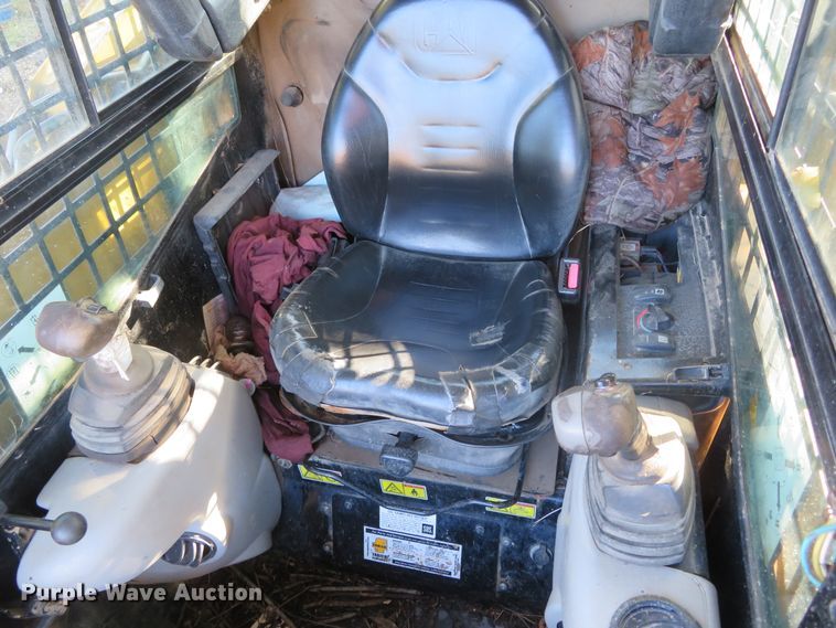 image for item DH3985 2005 Caterpillar 257B  tracked skid steer loader