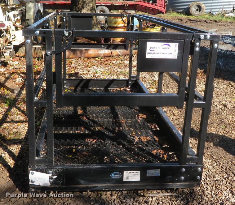 image for item DH3990 Man basket