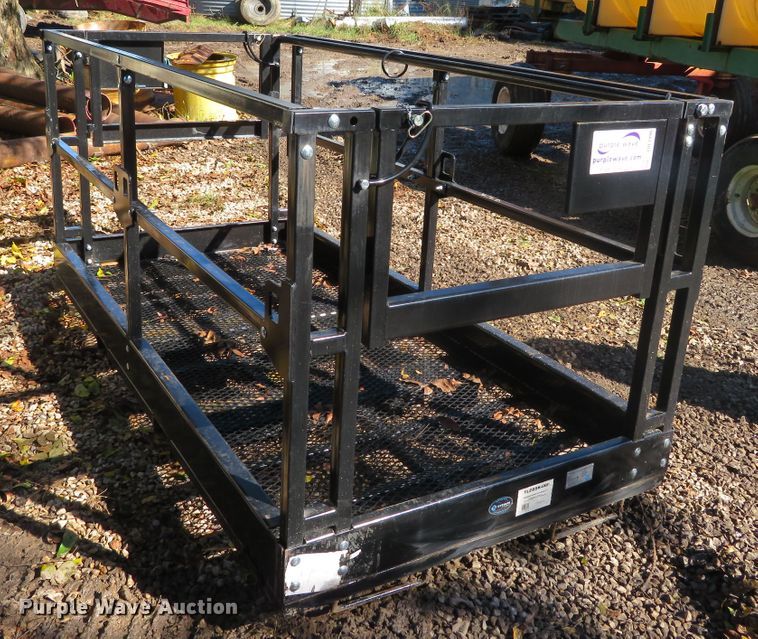 image for item DH3990 Man basket