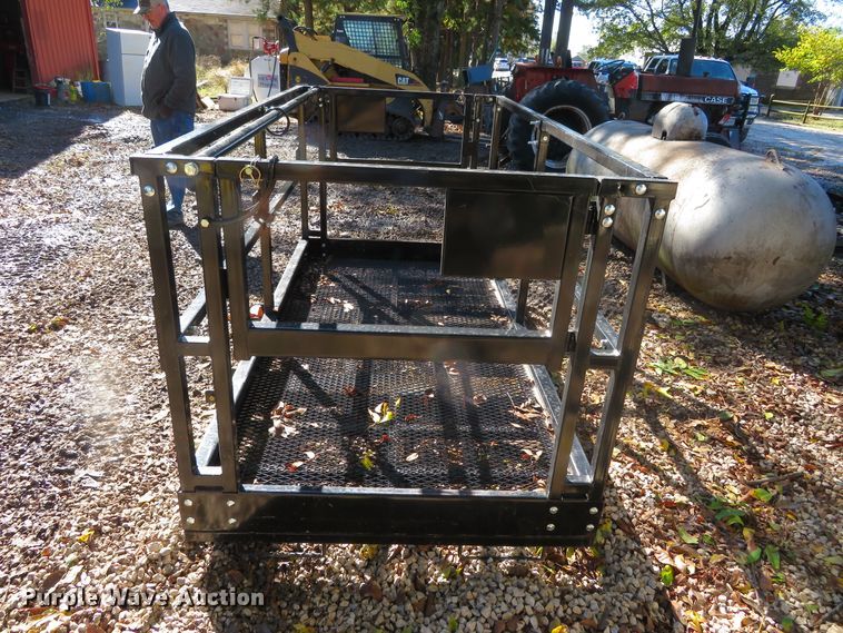 image for item DH3990 Man basket