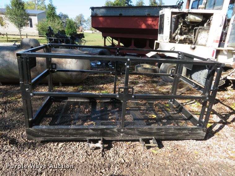 image for item DH3990 Man basket