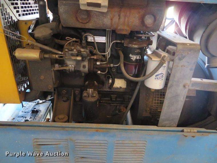 image for item DH3994 Miller Big Blue 402P welder