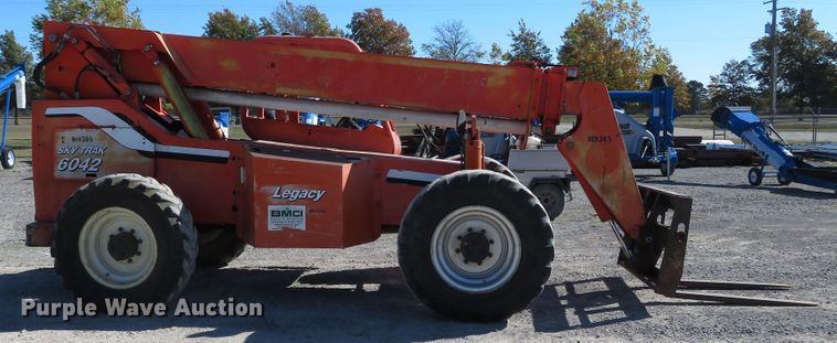 image for item DH3998 2003 SkyTrak 6042  telehandler