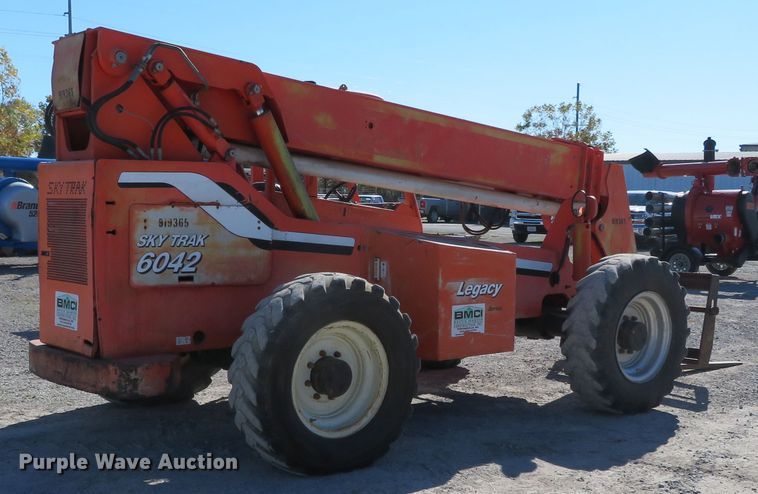 image for item DH3998 2003 SkyTrak 6042  telehandler