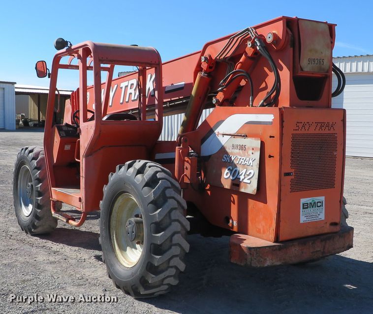 image for item DH3998 2003 SkyTrak 6042  telehandler