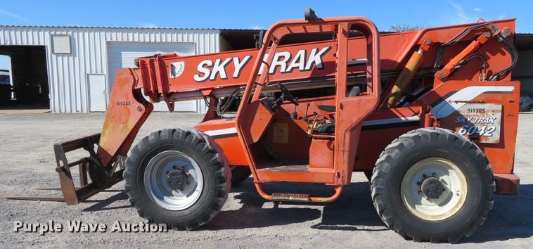 image for item DH3998 2003 SkyTrak 6042  telehandler