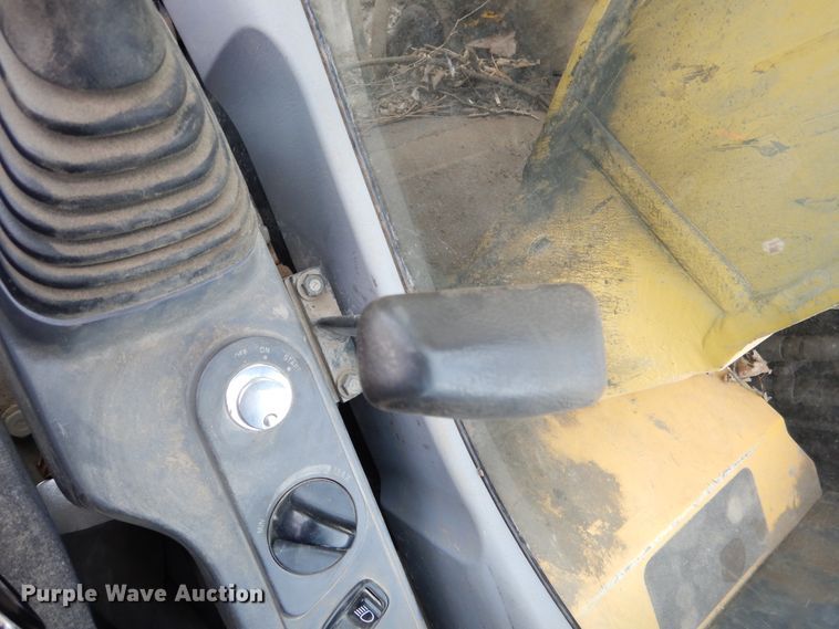 image for item DH7019 2005 Komatsu PC138USLC-2  excavator