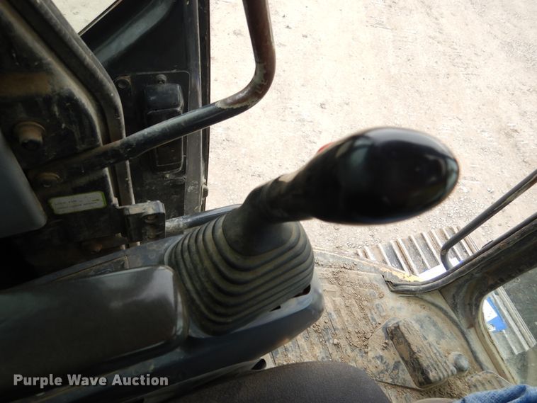 image for item DH7019 2005 Komatsu PC138USLC-2  excavator