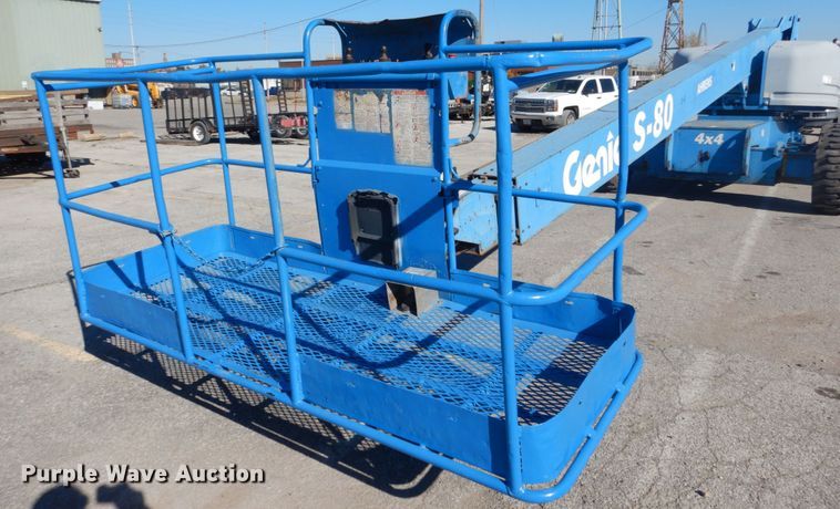 image for item DI1011 2004 Genie S80  boom lift