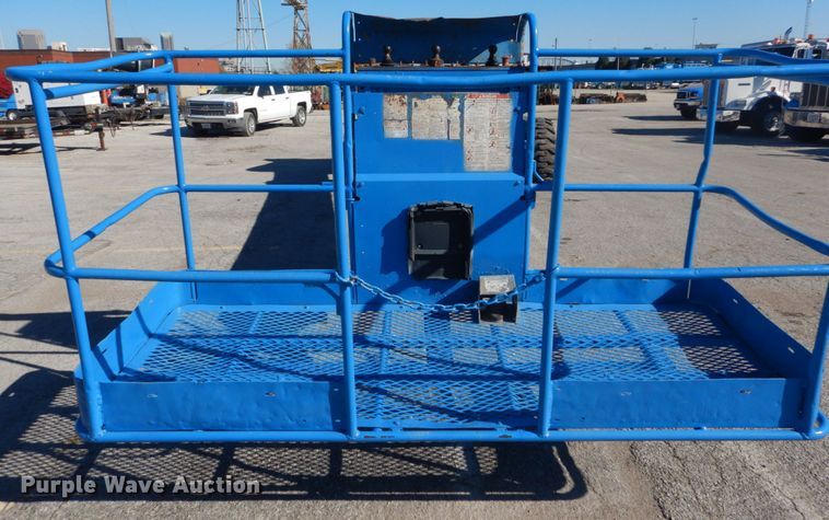 image for item DI1011 2004 Genie S80  boom lift