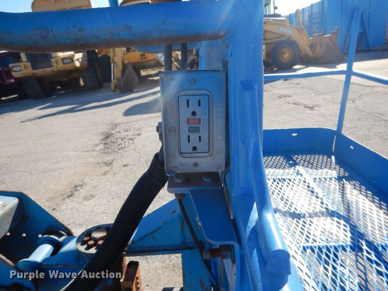image for item DI1011 2004 Genie S80  boom lift