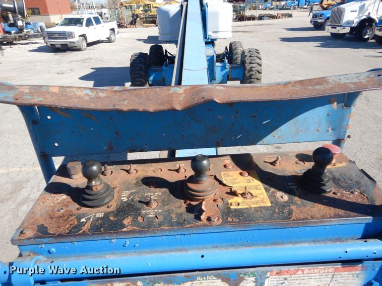 image for item DI1011 2004 Genie S80  boom lift