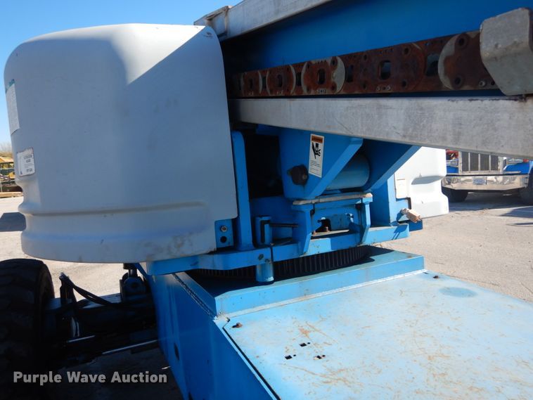 image for item DI1011 2004 Genie S80  boom lift
