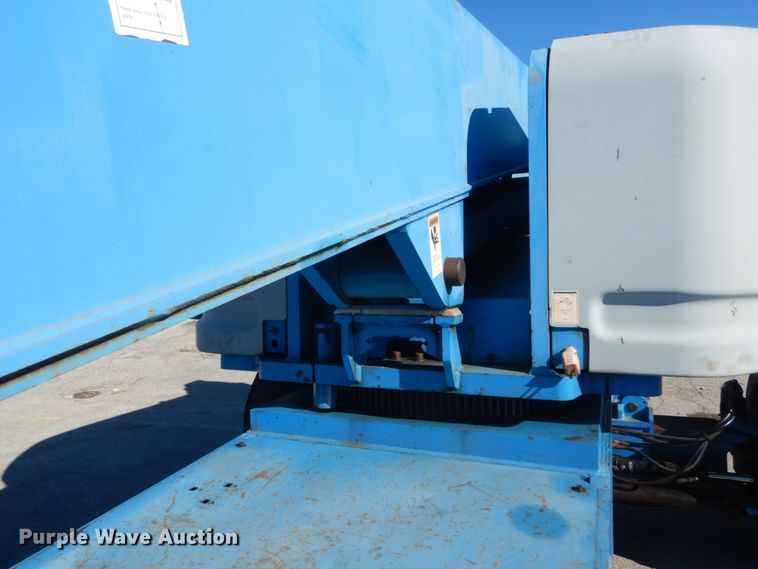 image for item DI1011 2004 Genie S80  boom lift