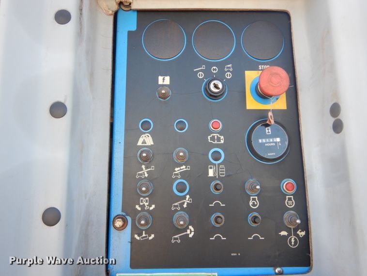 image for item DI1011 2004 Genie S80  boom lift