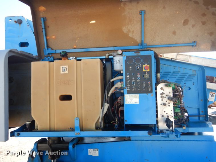 image for item DI1011 2004 Genie S80  boom lift