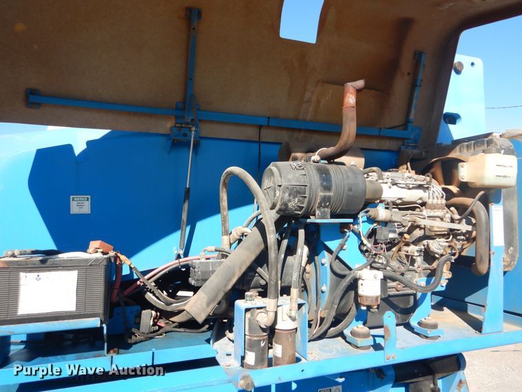 image for item DI1011 2004 Genie S80  boom lift