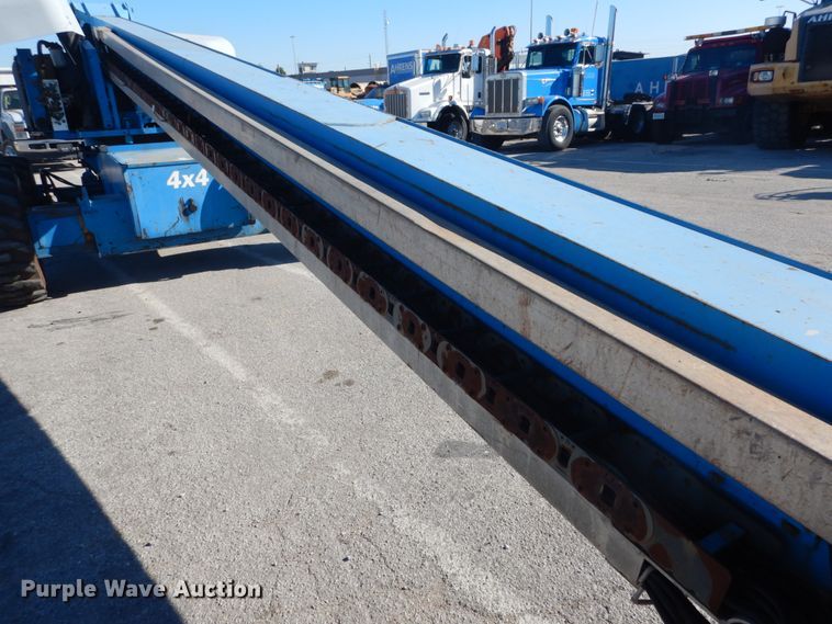 image for item DI1011 2004 Genie S80  boom lift