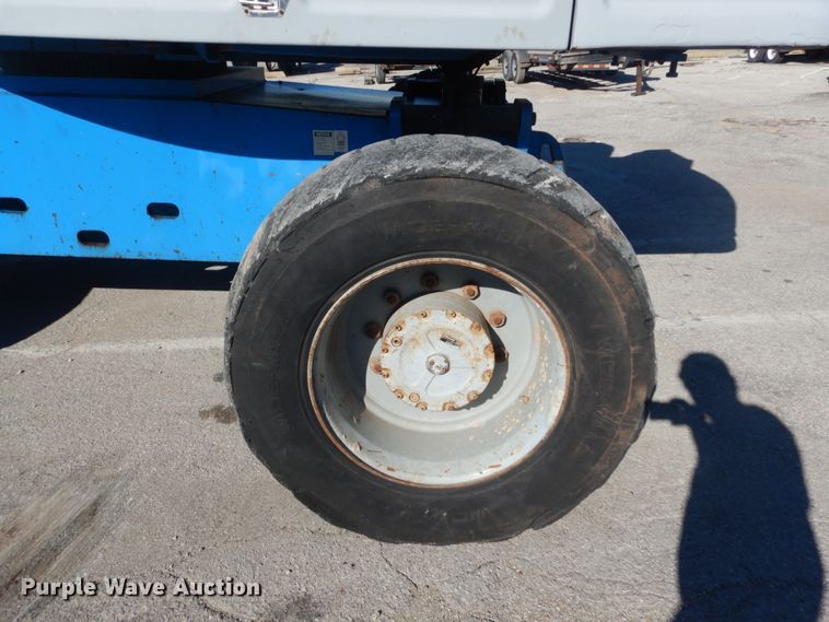 image for item DI1011 2004 Genie S80  boom lift