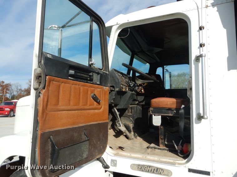 image for item DI1017 1993 Freightliner FLD  dump truck