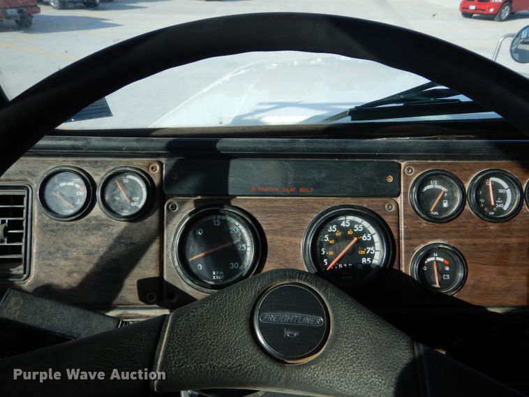 image for item DI1017 1993 Freightliner FLD  dump truck