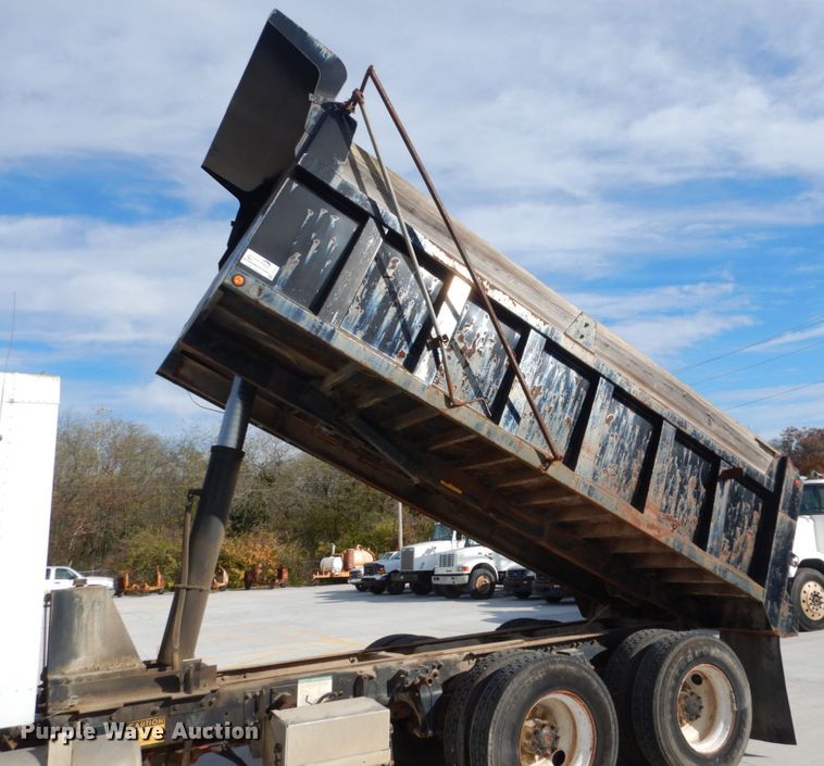 image for item DI1017 1993 Freightliner FLD  dump truck