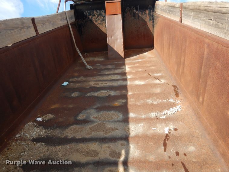 image for item DI1017 1993 Freightliner FLD  dump truck