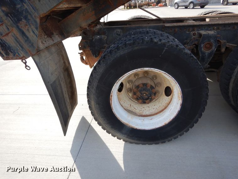 image for item DI1017 1993 Freightliner FLD  dump truck