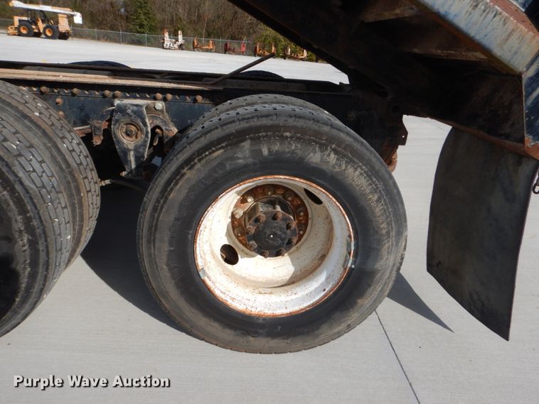 image for item DI1017 1993 Freightliner FLD  dump truck