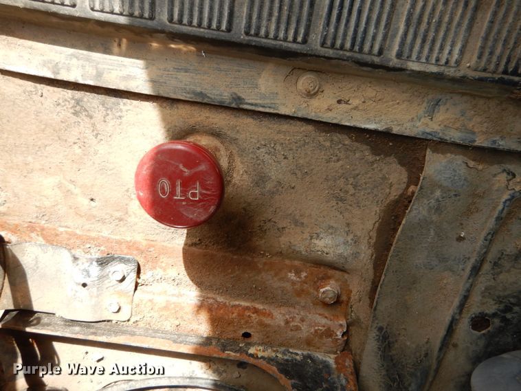 image for item DI1023 1993 International 4900  digger derrick truck