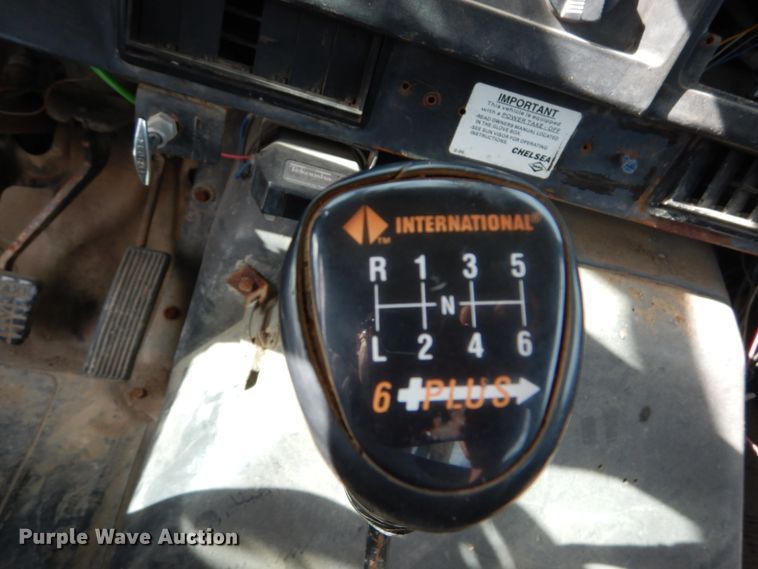 image for item DI1023 1993 International 4900  digger derrick truck