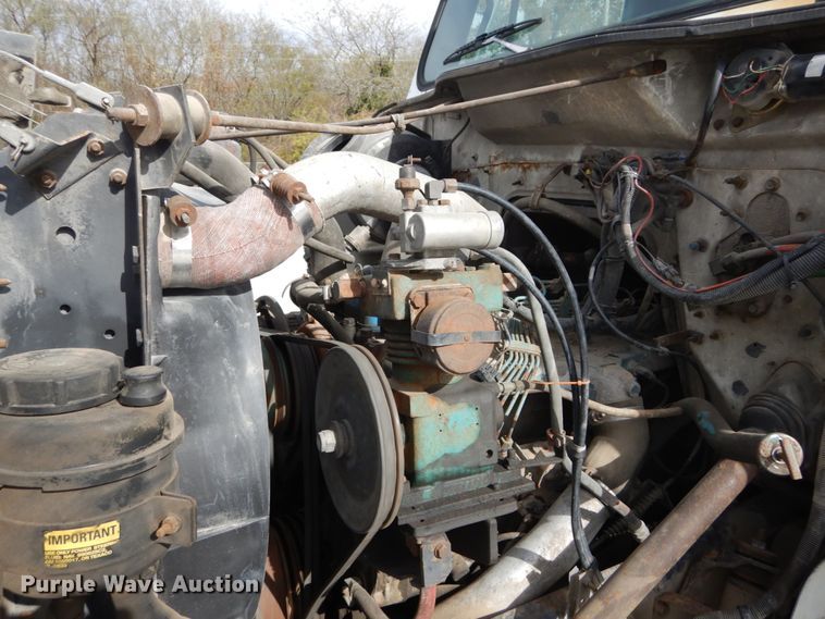 image for item DI1023 1993 International 4900  digger derrick truck