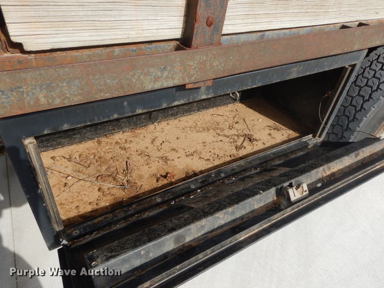 image for item DI1023 1993 International 4900  digger derrick truck