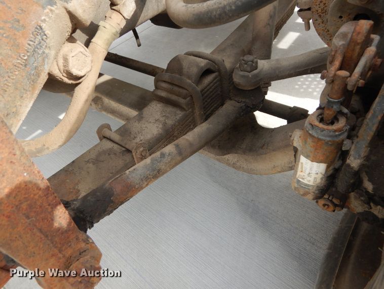 image for item DI1023 1993 International 4900  digger derrick truck