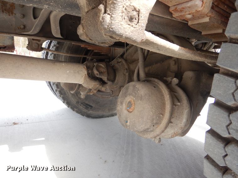 image for item DI1023 1993 International 4900  digger derrick truck