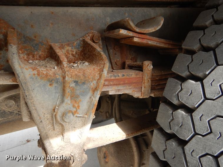 image for item DI1023 1993 International 4900  digger derrick truck