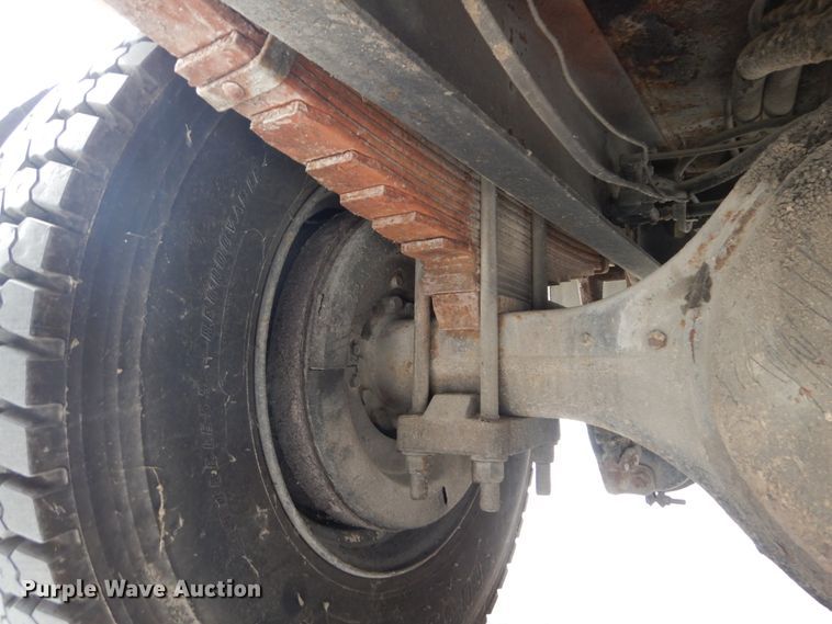 image for item DI1023 1993 International 4900  digger derrick truck