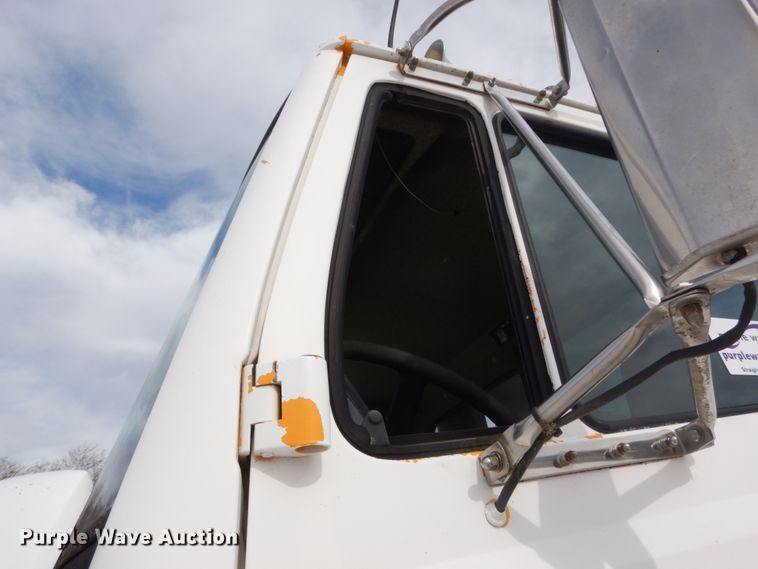 image for item DI1024 1987 Freightliner FLC  dump truck