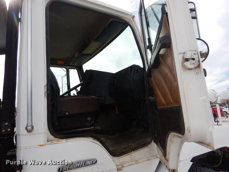 image for item DI1024 1987 Freightliner FLC  dump truck