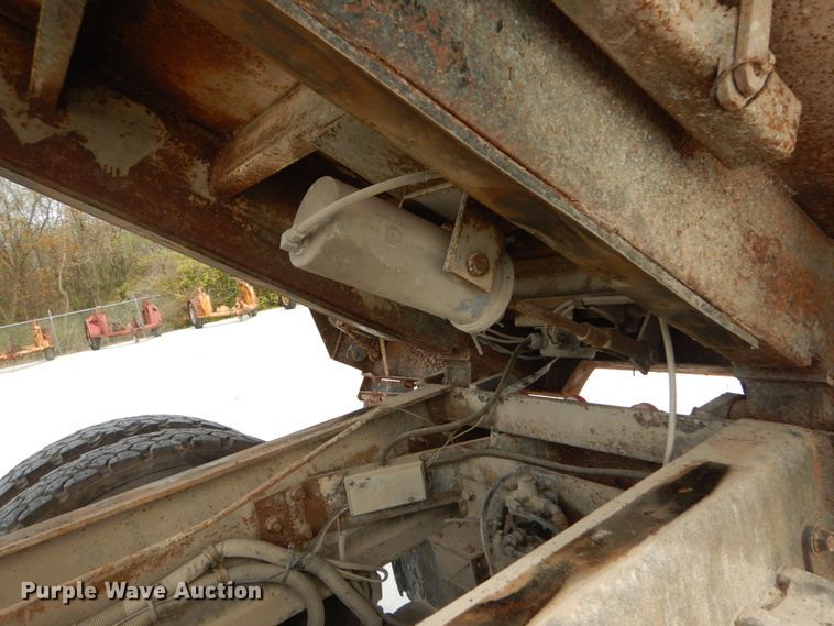 image for item DI1024 1987 Freightliner FLC  dump truck