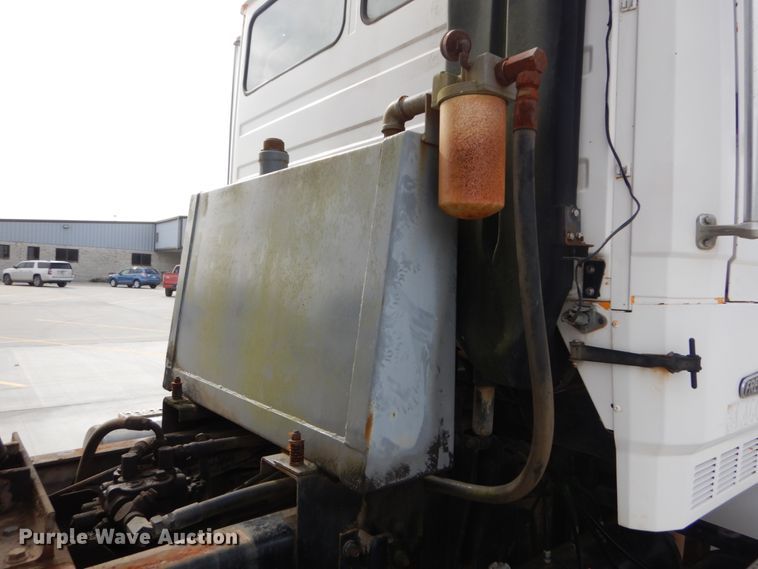 image for item DI1024 1987 Freightliner FLC  dump truck